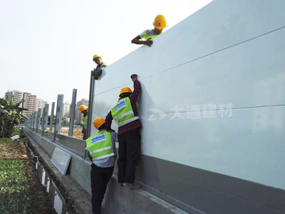 深圳大通建材施工工地鋼結構圍擋價格是多少？