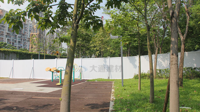 深圳PVC圍擋批發-深圳南山城中村公園改造工程圍擋安裝